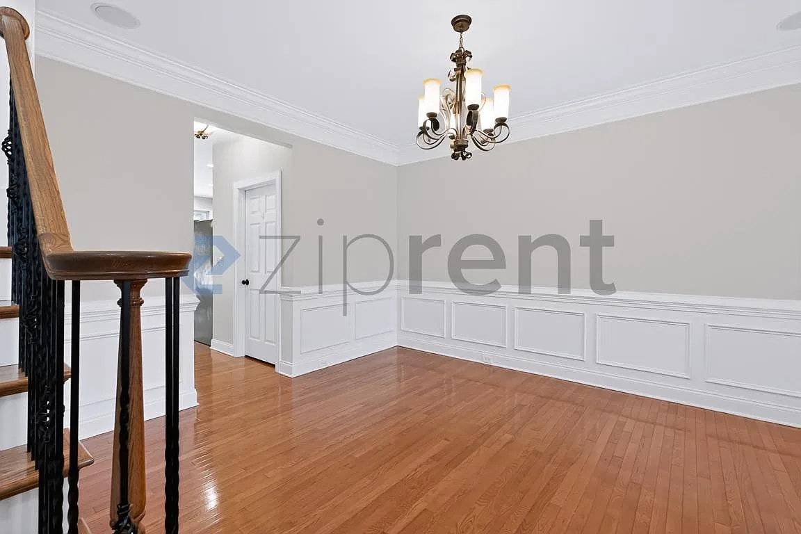 4 bed, 4200 sqft, $4,425 — Photo 4