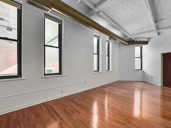 4th image of 1133 W 9th St #201A