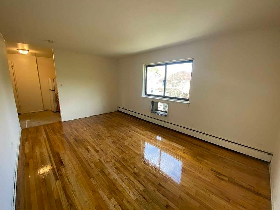 1st image of 88-15 Winchester Blvd #5