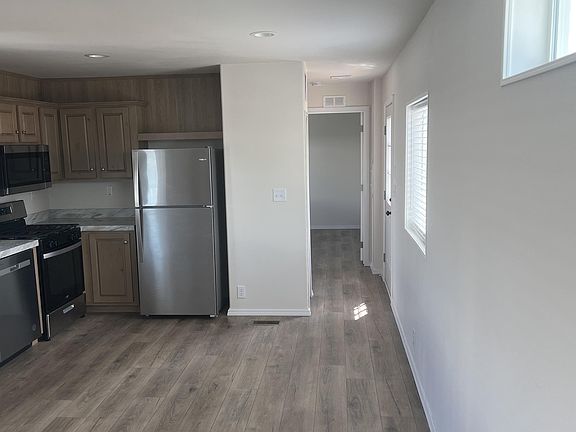 3rd image of 107 Northside Dr