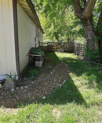 3rd image of 12075-12079 Main St