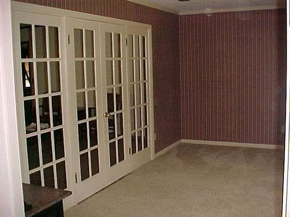 5th image of 303 Oakwood Dr