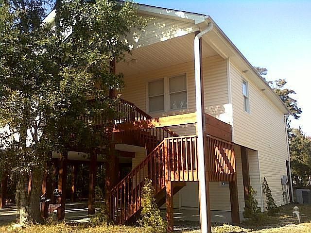 1st image of 904 E Oak Island Dr