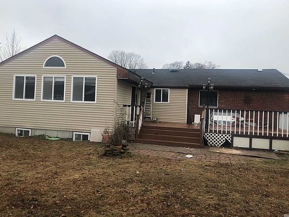 3rd image of 89 Burlington Ave