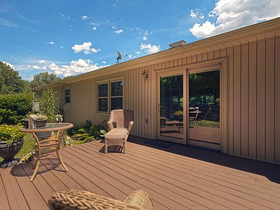 3rd image of 5933 Ponderosa Cir
