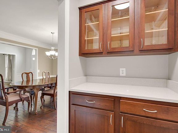 5th image of 8392 Westpointe Dr