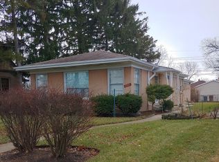 4921 Dobson St, Skokie, IL