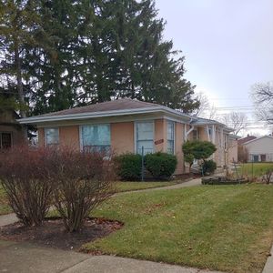 4921 Dobson St, Skokie, IL, 60077