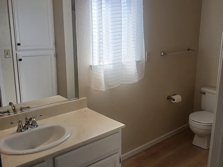 201 Blossom Way #B — Photo 24