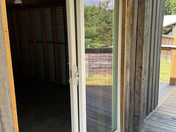 4th image of 105 Starview Ln