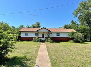 805 Lola Ave, Lindsay, OK 73052