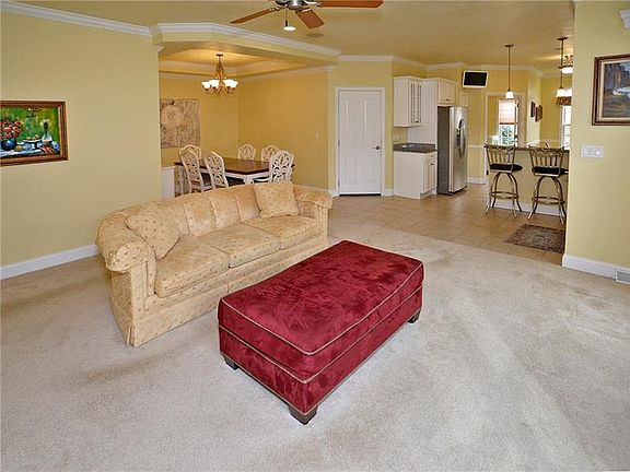 5th image of 1005 Old Trail Ct