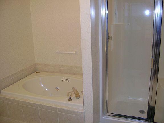 5th image of 810 Shelton Ct