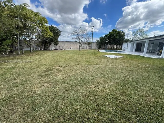 11755 SW 37th St — Photo 10