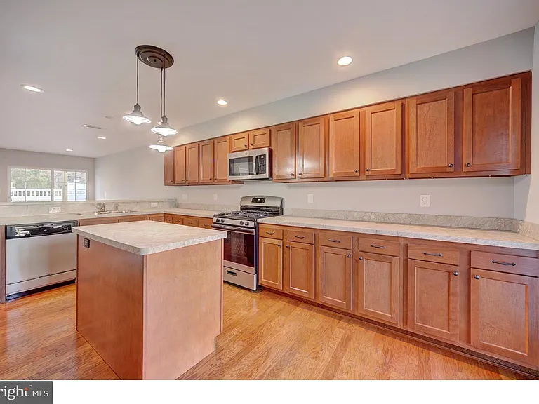 616 Pebble Creek Ct — Photo 12