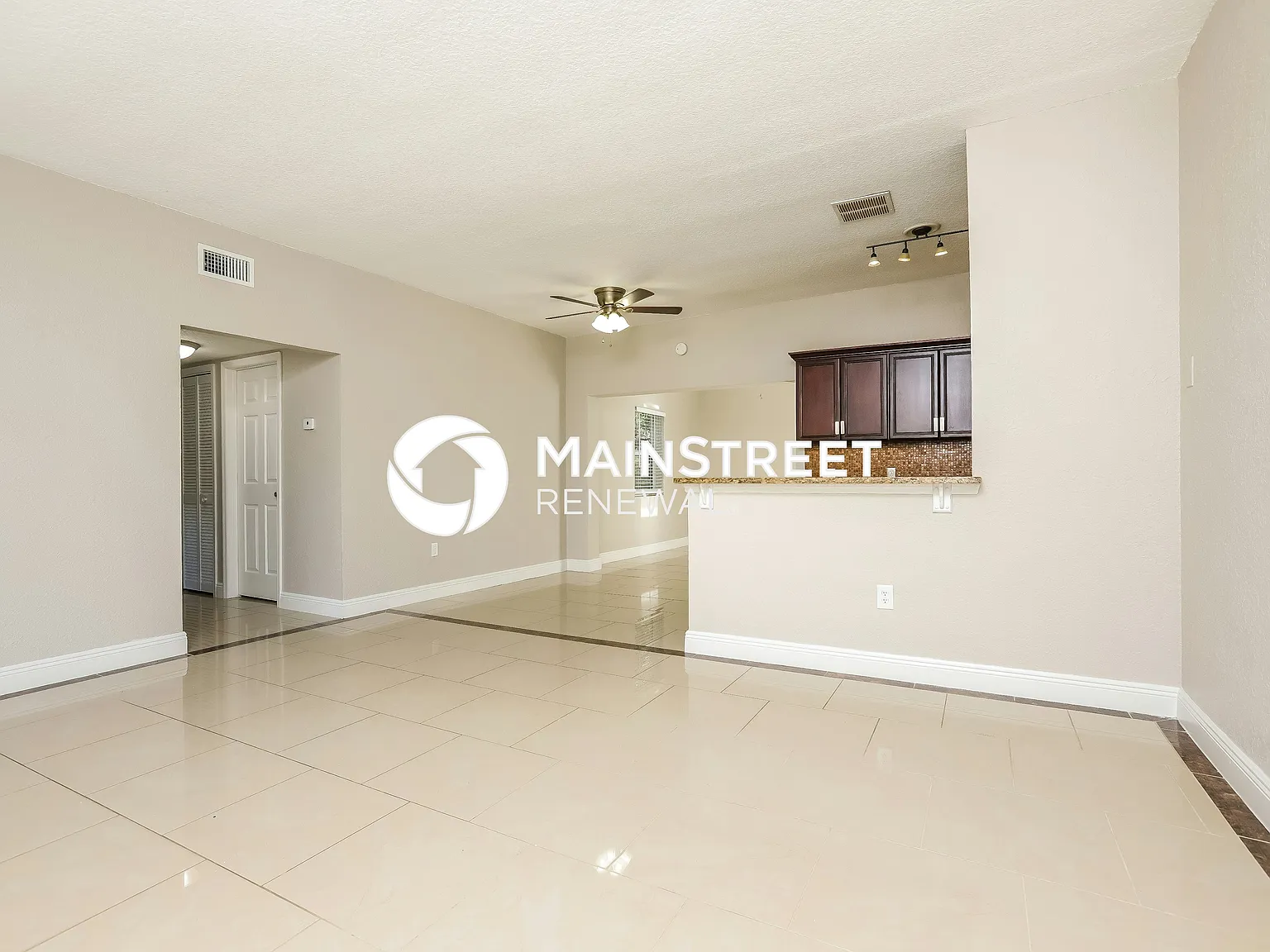 1123 Suncrest Dr — Photo 4