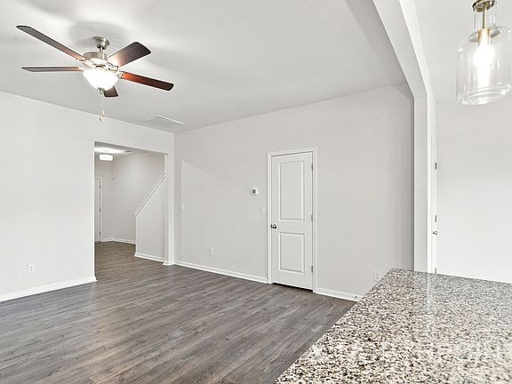 4th image of 8171 Sheffield Dr