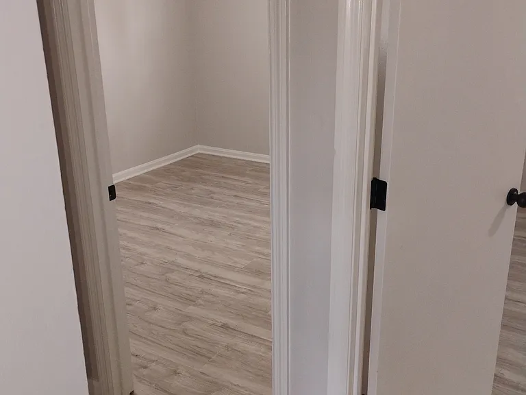1258 Centre Pkwy — Photo 3