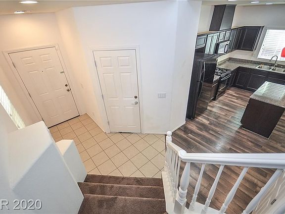 3rd image of 10270 Headrick Dr