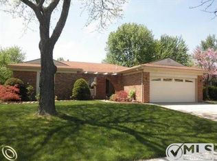 7003 Becky Dr, Canton, MI 48187