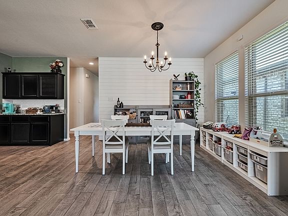 5th image of 8305 Twisted Pine Way