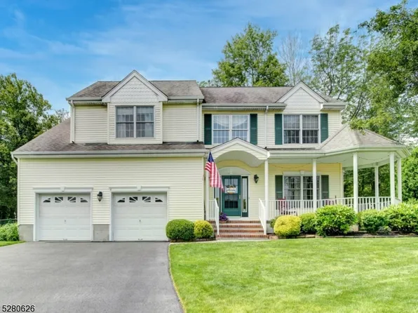 6 Melville Ct, Roxbury Twp., NJ 07852