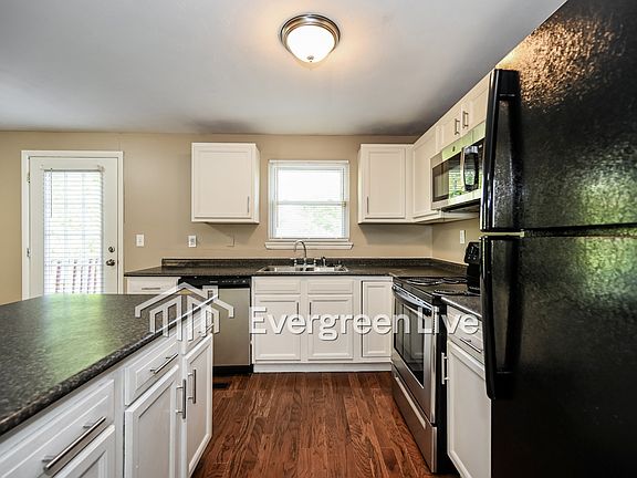 5th image of 2913 Overdale Dr