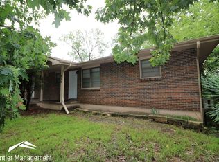 826 Dondee Dr, Manhattan, KS 66502