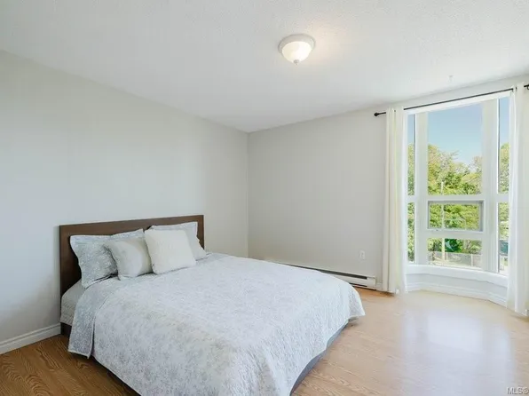 1545 Pandora Ave #306, Victoria, BC V8R 6R1