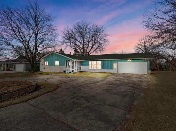 423 North Clark STREET, Mayville, WI 53050