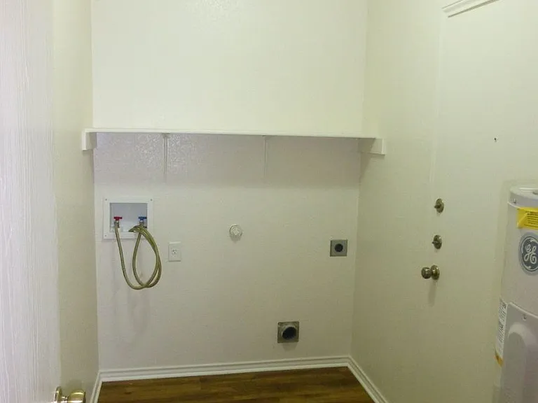 1726 E Mesa Park Cv — Photo 12