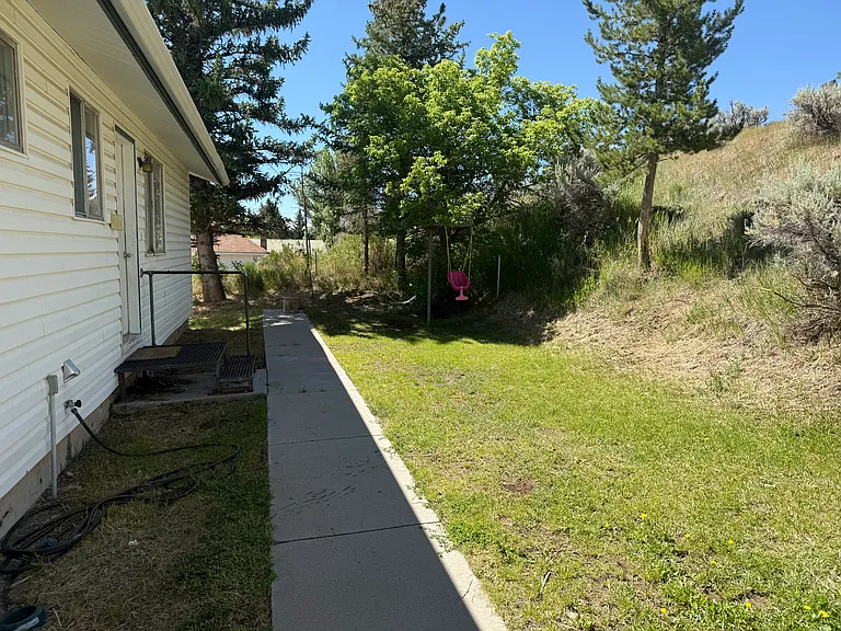 315 Quartz St — Photo 12