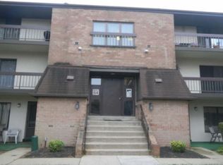 64201 Delaire Landing Rd, Philadelphia, PA 19114