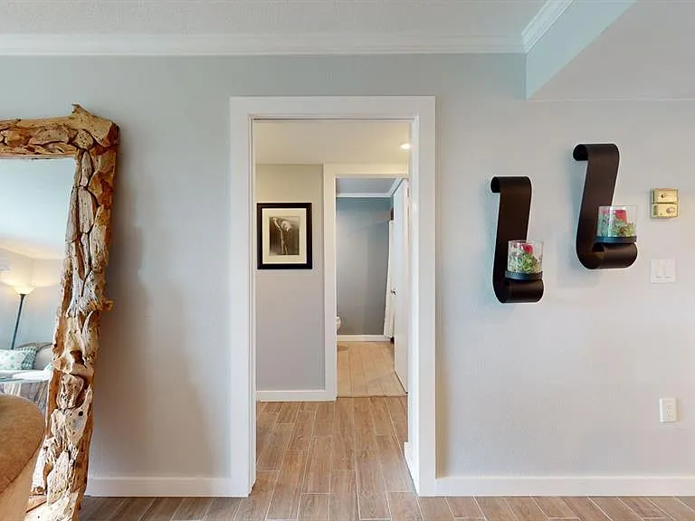 1120 N Shore Dr NE #501 — Photo 31