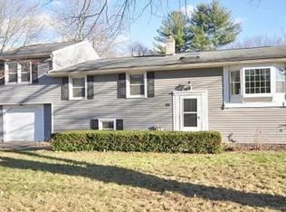 44 Simsbury Manor Dr, Weatogue, CT 06089