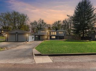 32 Marlo Dr, Belleville, IL 62226