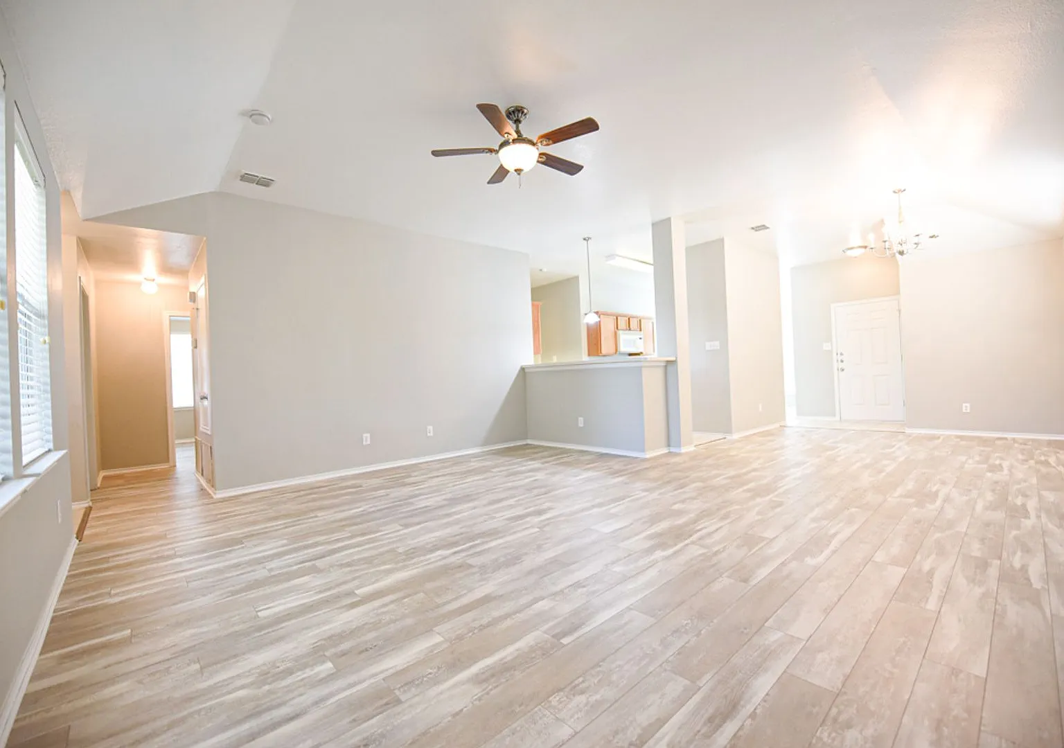 GREAT home for rent in Anna — Photo 4