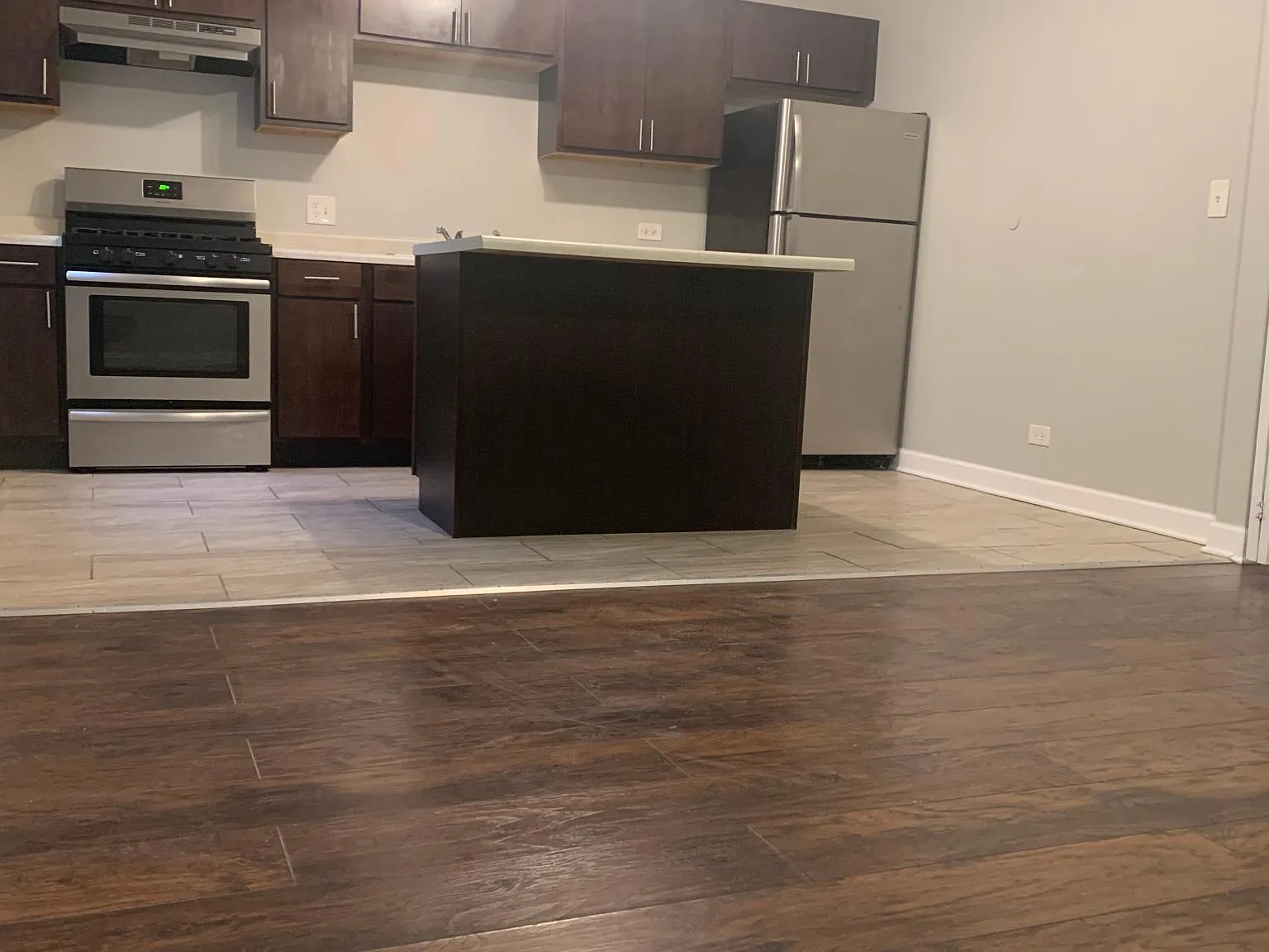 2 bed, 900 sqft, $1,600 — Photo 1