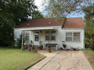 635 N Edgemoor Dr, Wichita, KS 67208