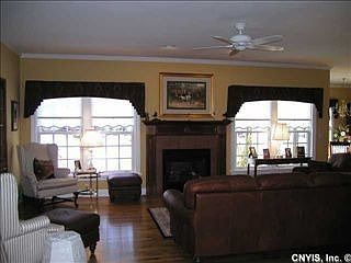 2nd image of 101 Falcon Nest Ln