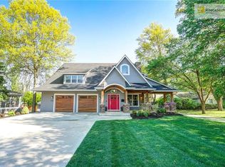 5336 W 67th St, Prairie Village, KS 66208