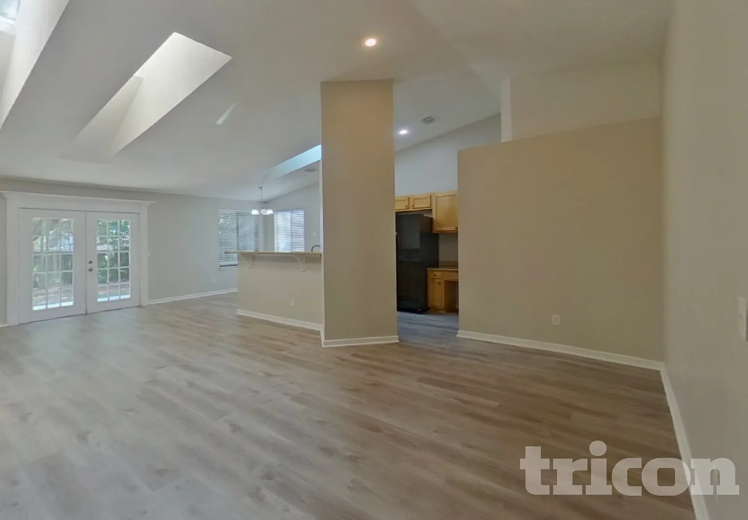 12124 Roundham Lane N Jacksonville FL — Photo 4