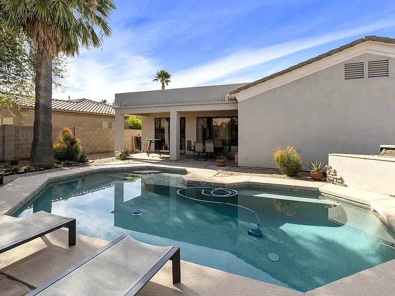 442 W Carob Dr — Photo 10