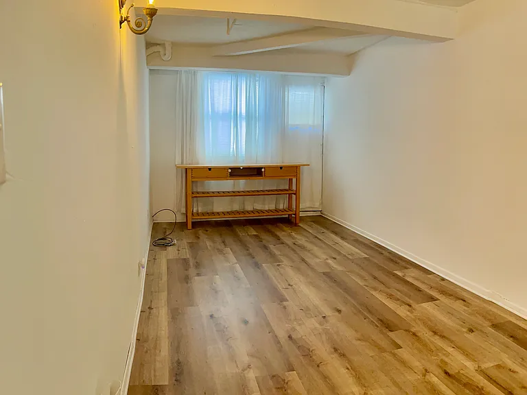 Entertainment/Home Office - North view