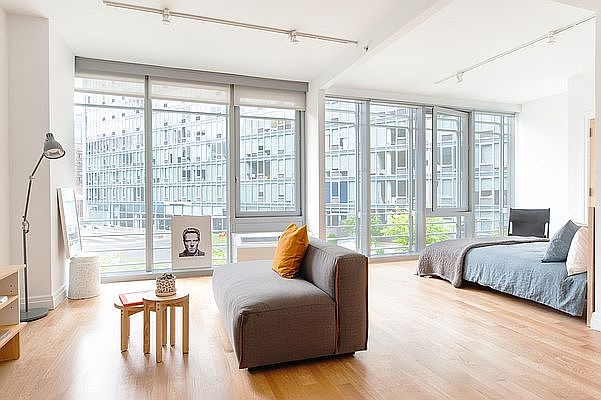 1st image of 550 W 54th St #946