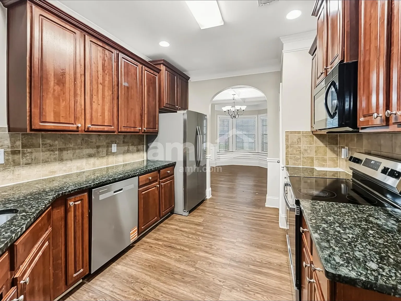 5 bed, 3.0 bath, 2553 sqft, $2,565 — Photo 3