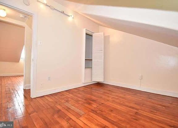 4th image of 4550 Silverwood St