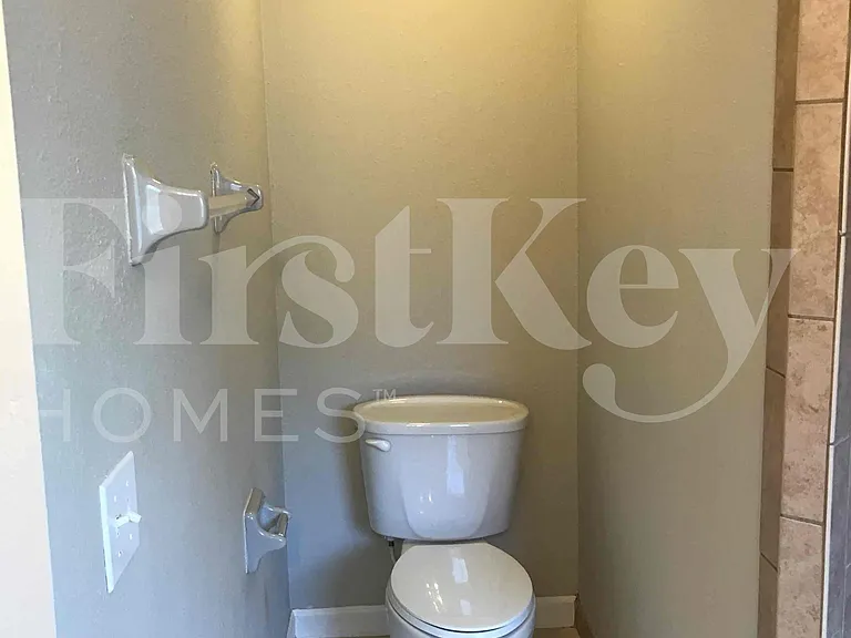 2224 Palmview Cir E — Photo 26