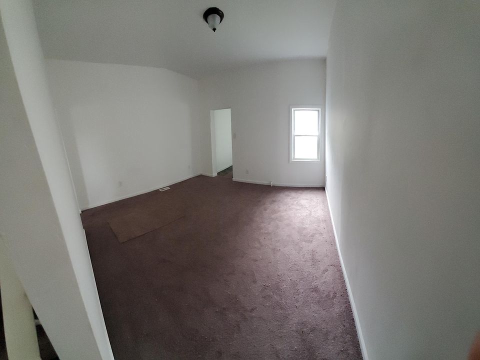 2nd image of 610 Elizabeth St