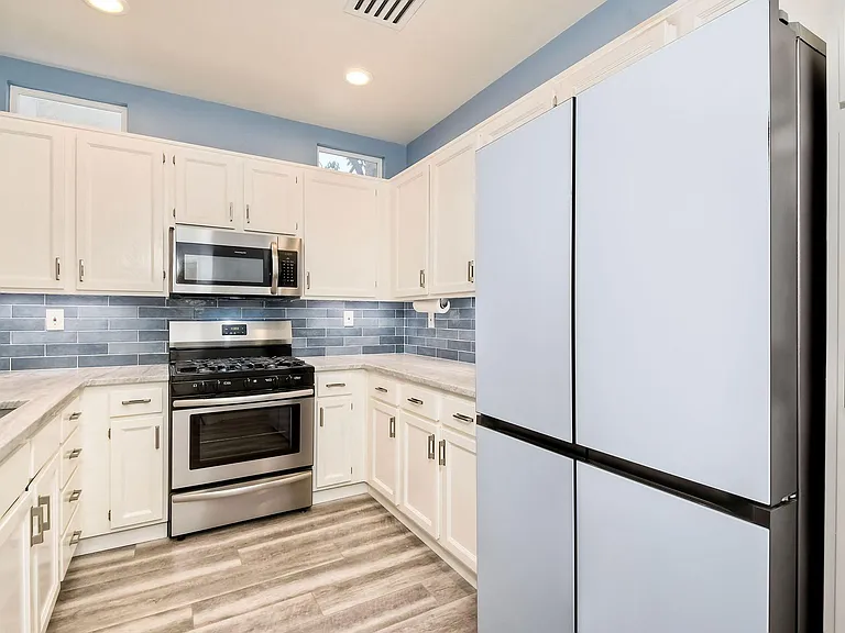Kitchen w/Bespoke Samsung Smart Fridge